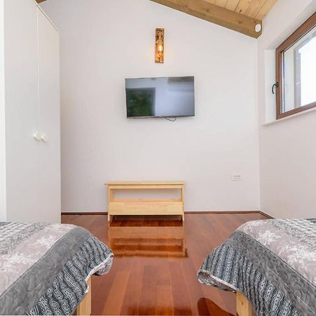 Villa David - Luxurious Secluded Villa With A Heated Pool Butkovici  Exterior photo