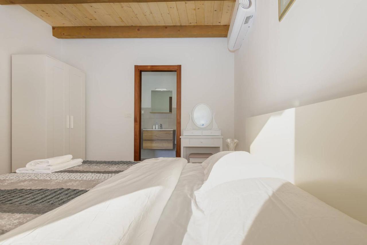 Villa David - Luxurious Secluded Villa With A Heated Pool Butkovici  Exterior photo