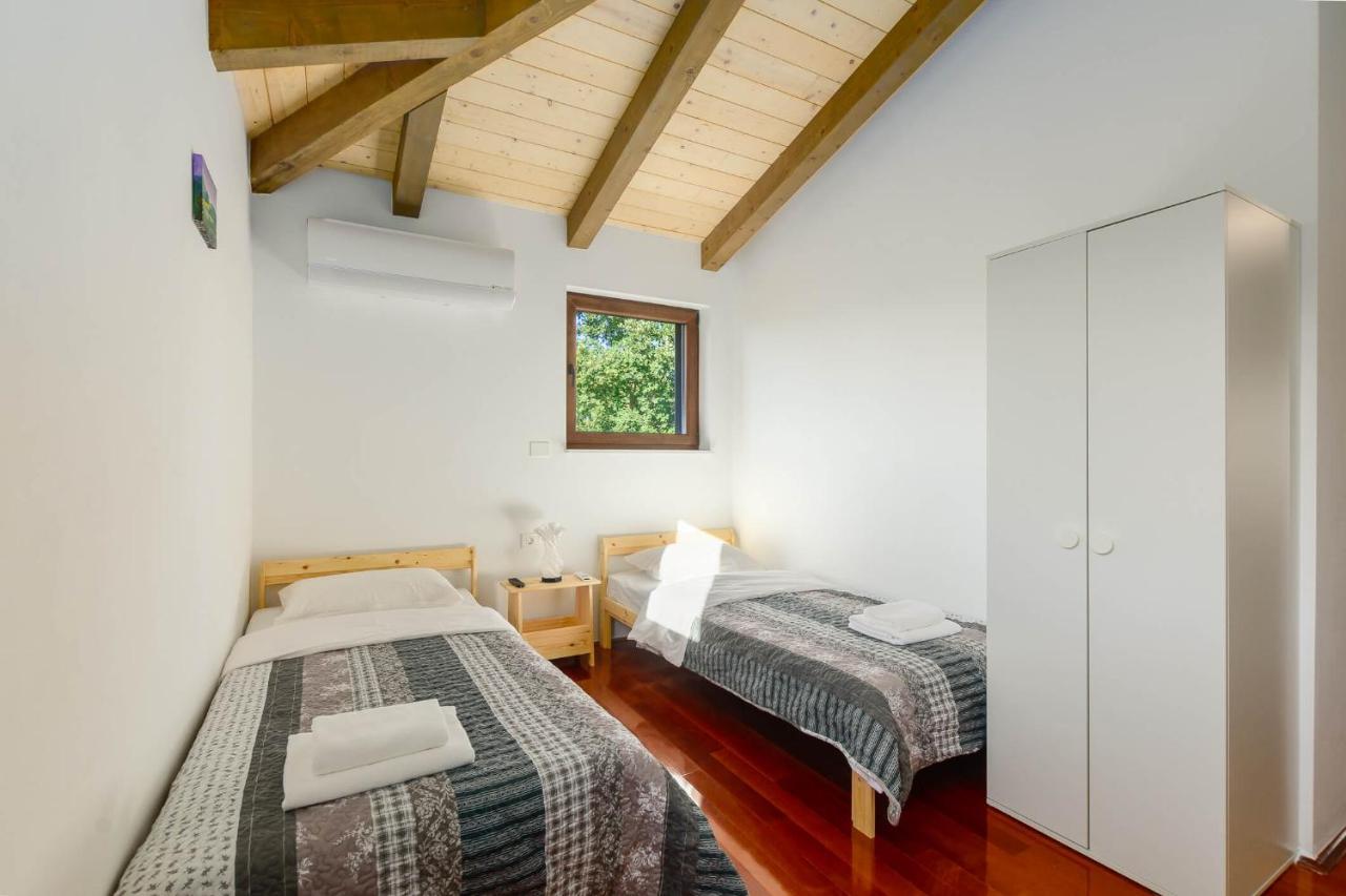 Villa David - Luxurious Secluded Villa With A Heated Pool Butkovici  Exterior photo